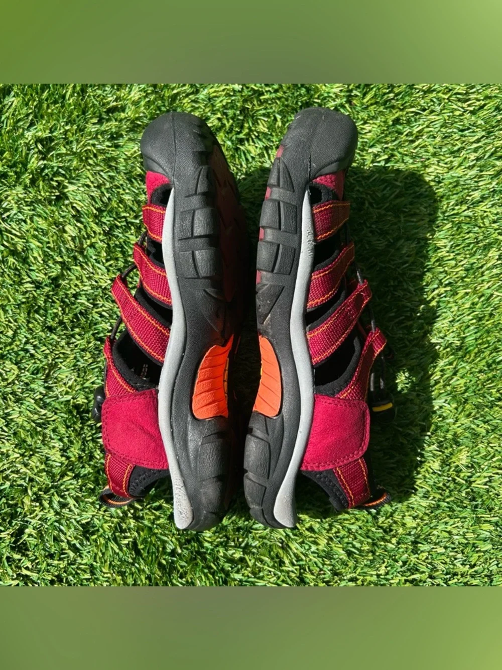 Keen Women’s 8 Newport H2 Red Closed Toe Sport Hiking Sandals Waterproof Shoes - Picture 2 of 13